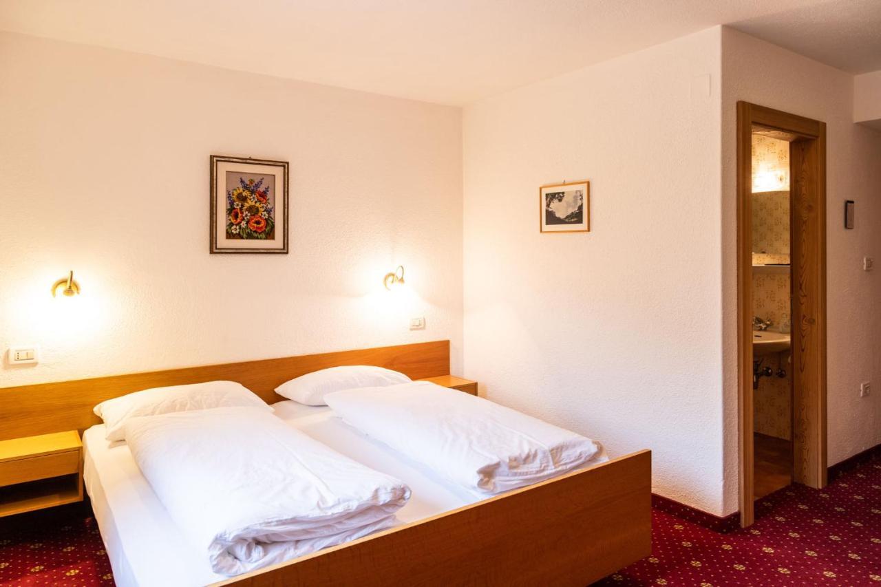 Garni Juri Bed and Breakfast La Villa  Exteriör bild