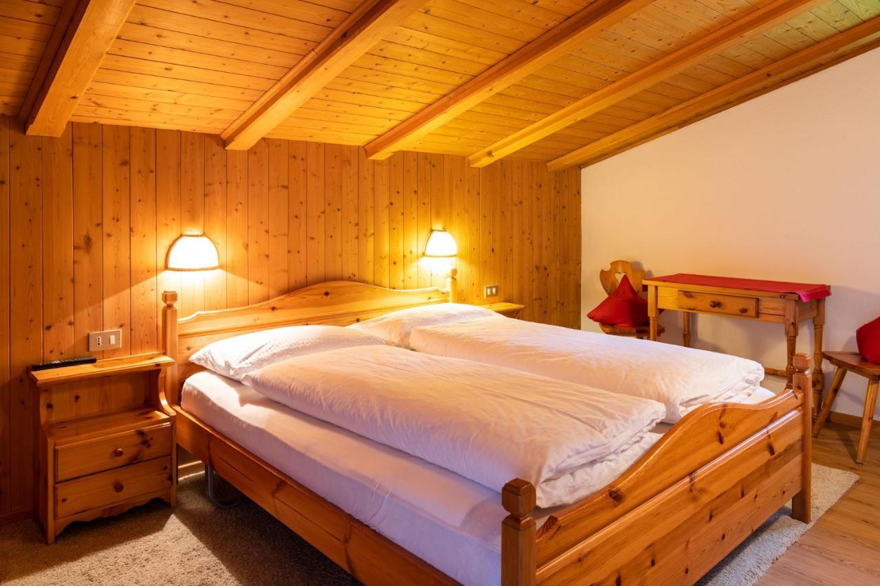 Garni Juri Bed and Breakfast La Villa  Exteriör bild