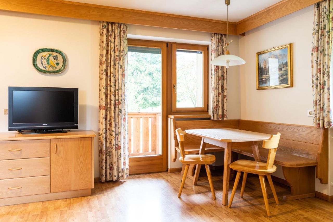 Garni Juri Bed and Breakfast La Villa  Exteriör bild