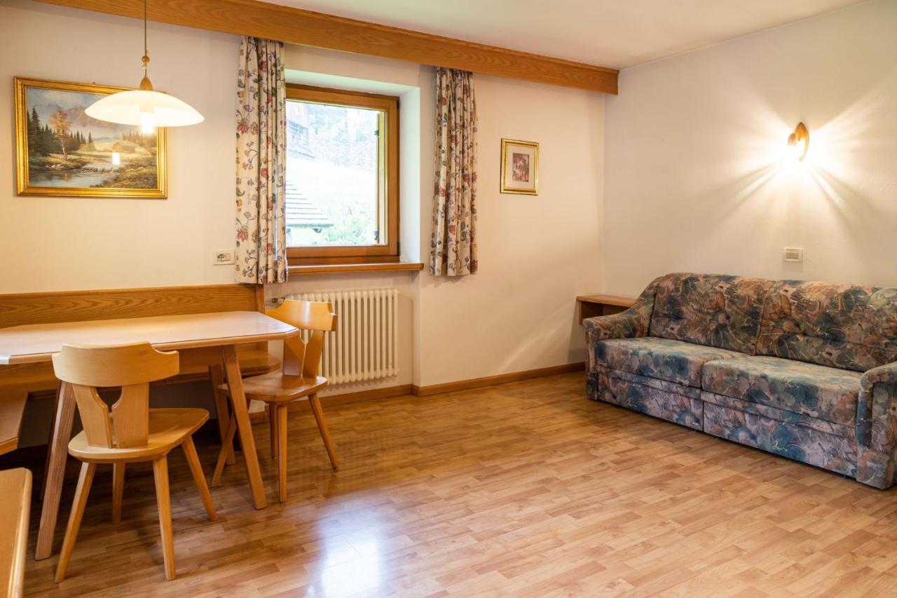 Garni Juri Bed and Breakfast La Villa  Exteriör bild